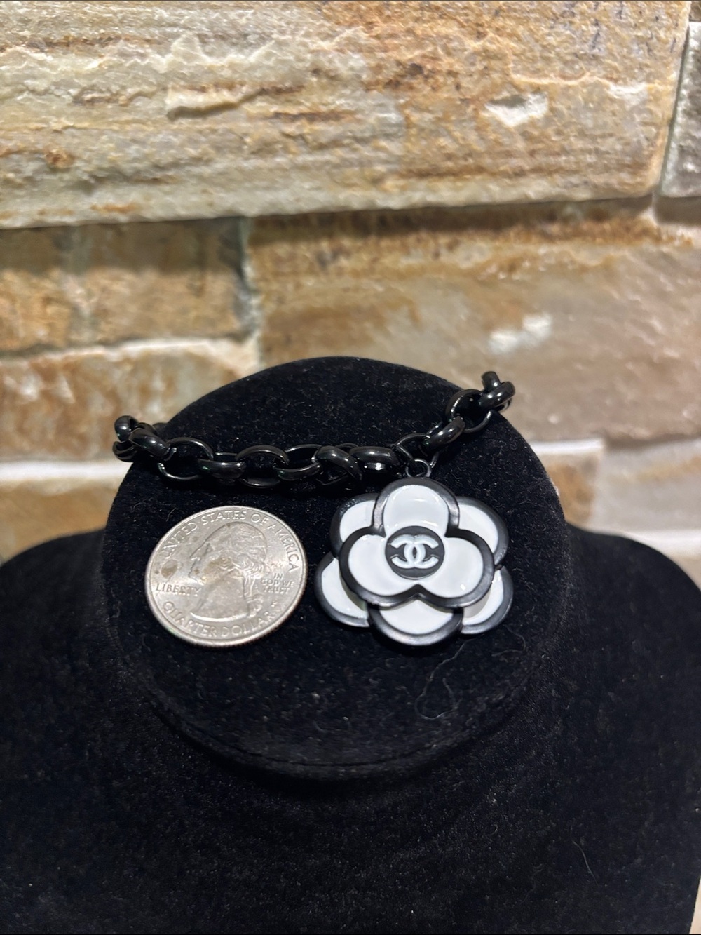 Black Chain Bracelet with White/black Camellia Charm - Picture 5 of 5
